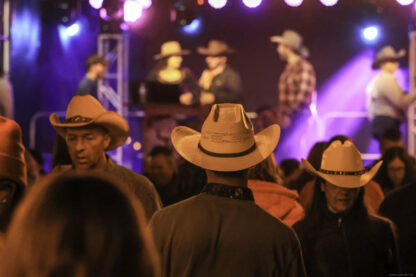 Une paire (valide 3 jours) - Festival de danse et musique MAGOG COUNTRY<br><h5 style="color: rgb(255,0,0)">Envoyé par courriel</h5> - Image 2