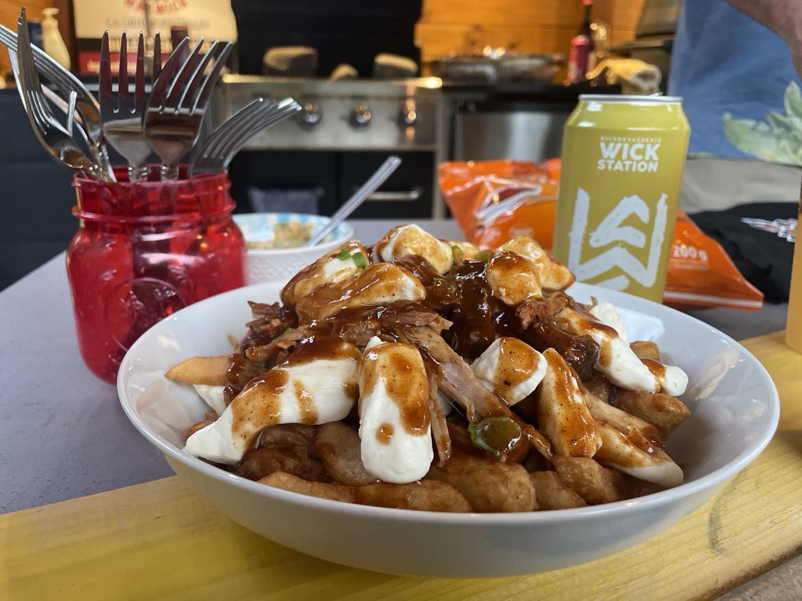 2 poutines et 2 bières - Grand BBQ de Warwick