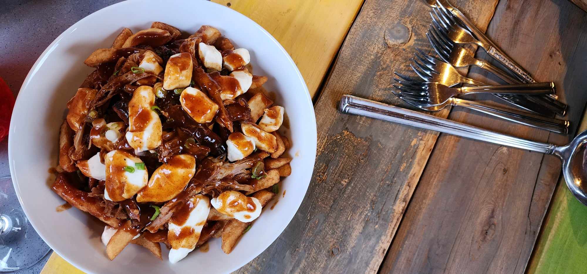 2 poutines et 2 bières - Grand BBQ de Warwick – Image 2
