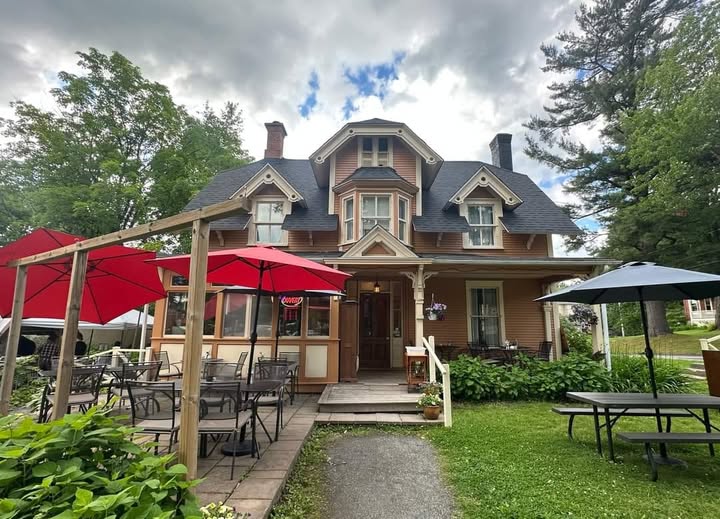 Chèque-cadeau de 50$ - La Desserte Restaurant Pâtisserie – Image 2